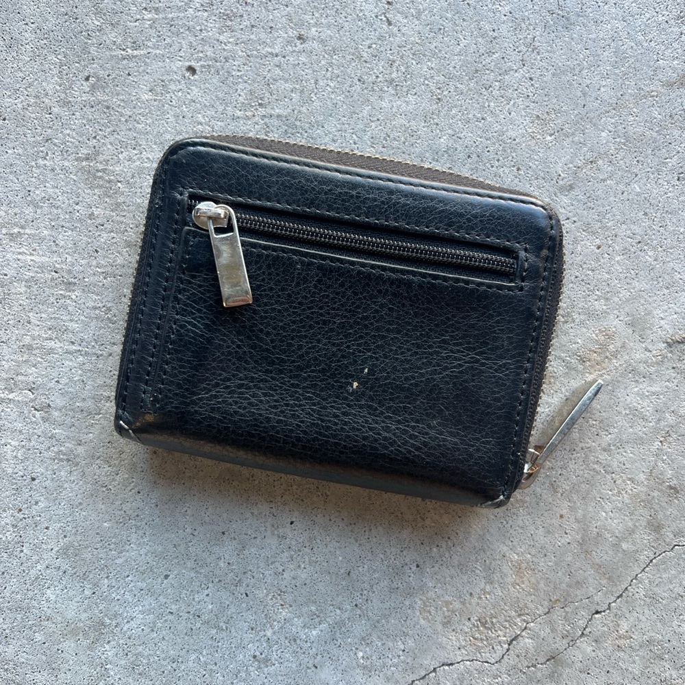 Tumi Sinclair Zip Around Small Wallet black leather. - Picture 2 of 5